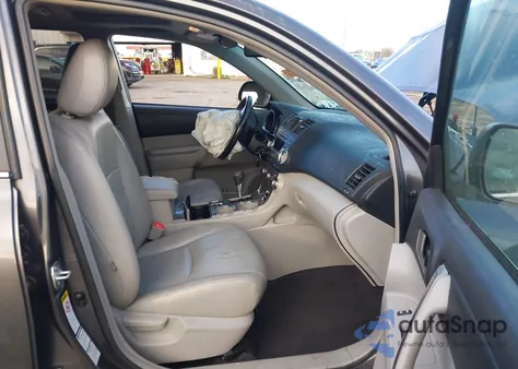 2011 Toyota Highlander Se V6 из США, поврежденный, VIN 5TDBK3EH5BS086439